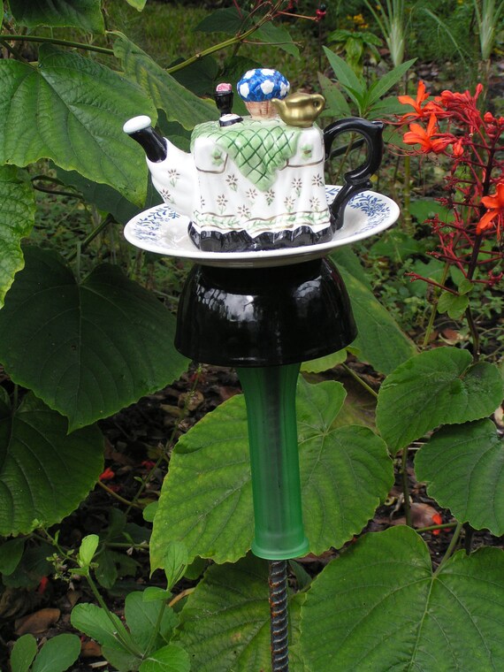 Items similar to Vintage cottage teapot garden totem stake on Etsy