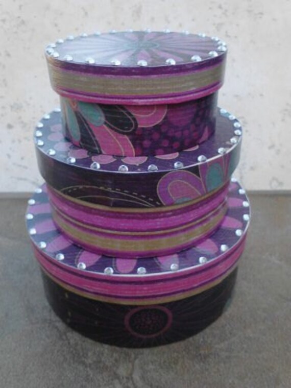 Small decoupage round wood nesting boxes. by BlackwellsBoutique