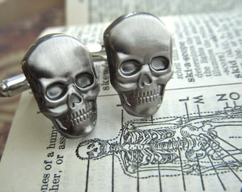 Men's Cufflinks Skull Cufflinks Pewter Silver Cuff Links Gothic Victorian Steampunk Cufflinks Pirate Cufflinks