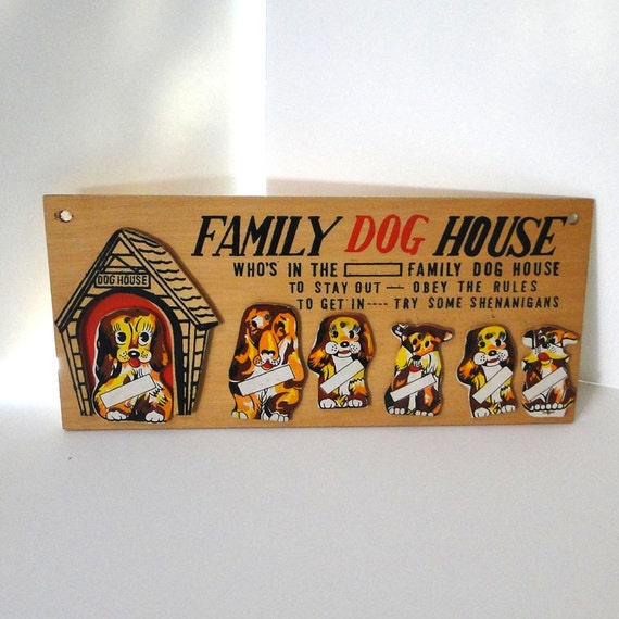 family-dog-house-wooden-wall-hanging