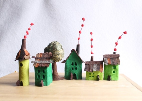 Felt houses with tree, Green Village, Miniature.