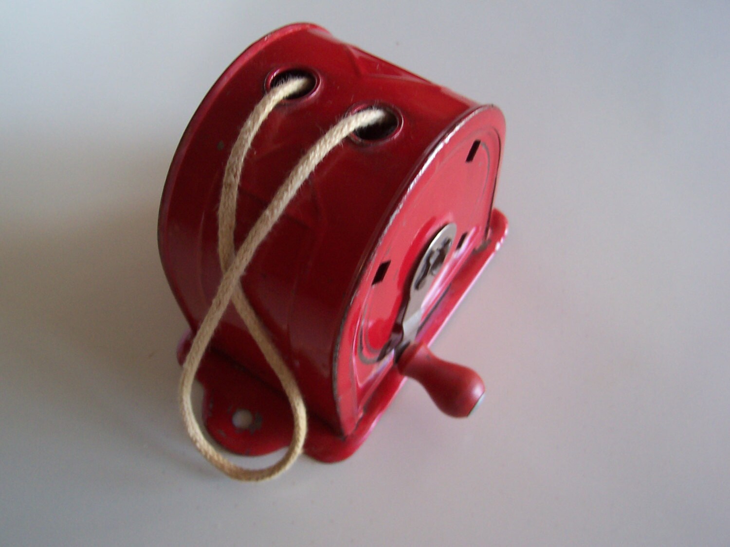 Vintage Clothesline Retractable Metal Clothes line reel Red
