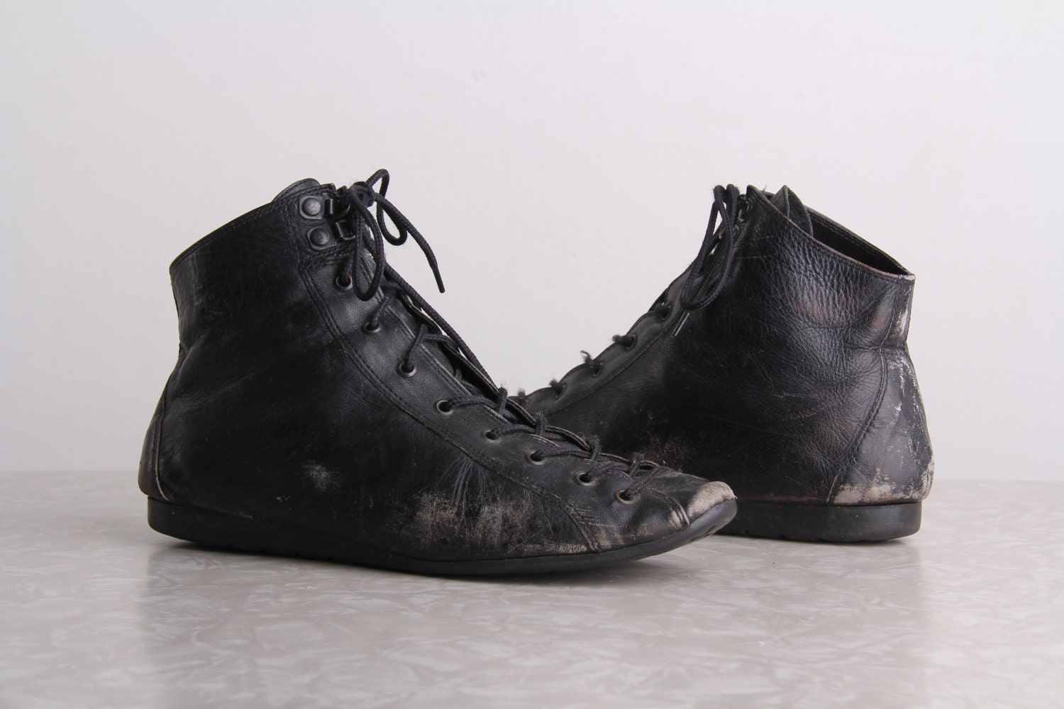 ON HOLD Vintage Boxing Shoes . Athletic Sport Footwear . Black