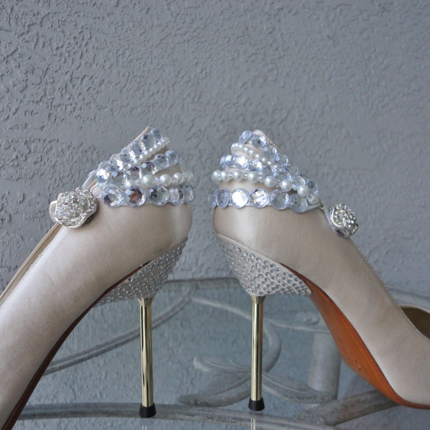 Glamorous Rhinestone And Pearl Shoe Clips For The Back Of Your