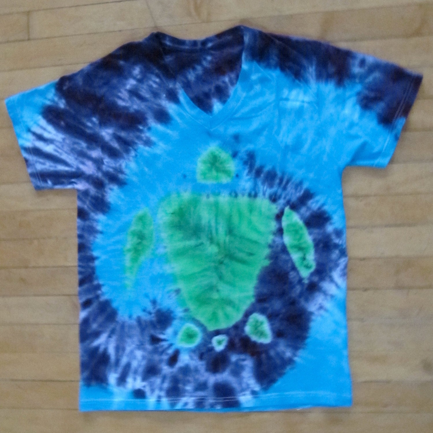 Adult Medium: Sea Turtle Swirl Tie Dye Tshirt by DartsArts on Etsy