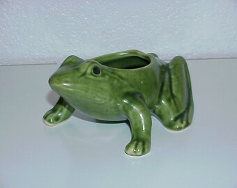 Vintage--Brush McCoy Pottery--Green FROG--Planter--Vase