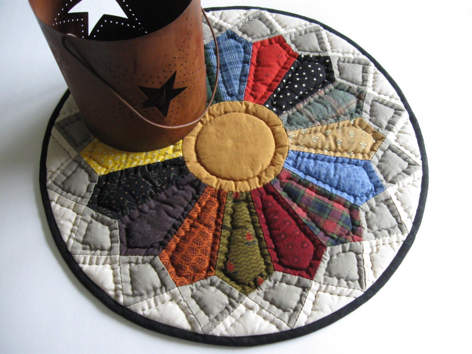 Dresden Plate Quilted Table Topper Quilted Candle Mat