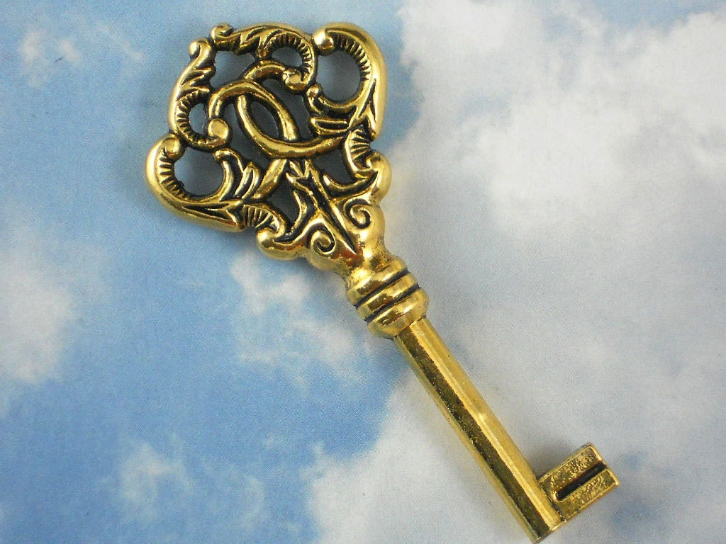 1 Big Fancy Skeleton Key Pendant 3 Gold Tone Baroque