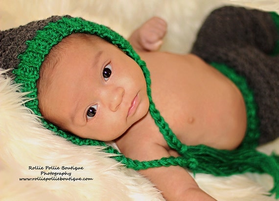 Newborn Crochet Hat and Pants Set 
