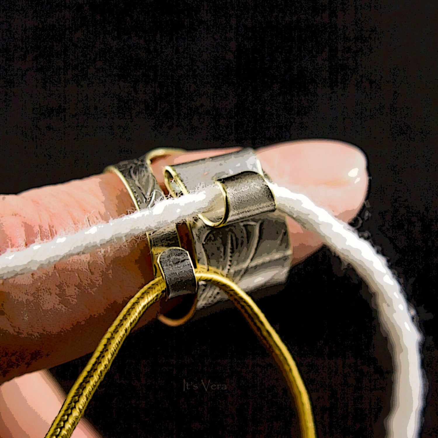 Yarn Guide Ring / Yarn Guide Finger Holder Knitting Loop Ring for DIY