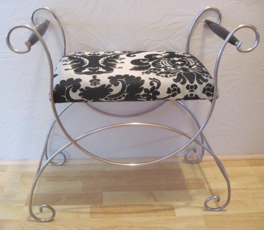 Antique Vanity Chair | IRA Design Antique Vanity Chair | IRA Design