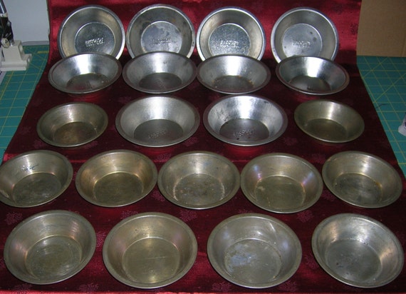 21-vintage-mini-pie-tins-pans-plates-individual-serving