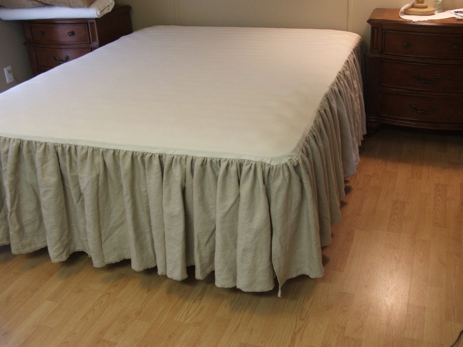 Queen Bed Skirt 93