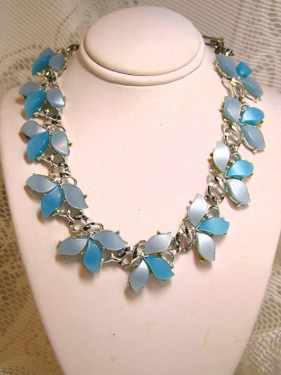 Vintage Thermoset BLUE necklace