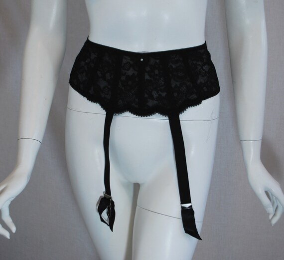 1960s Charmfit black lace garter belt 26 28 Small Medium