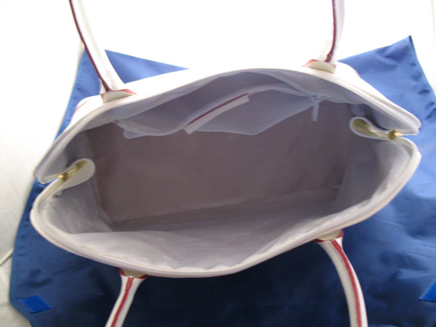 White Arcadia Handbag Purse. Made in Italy.