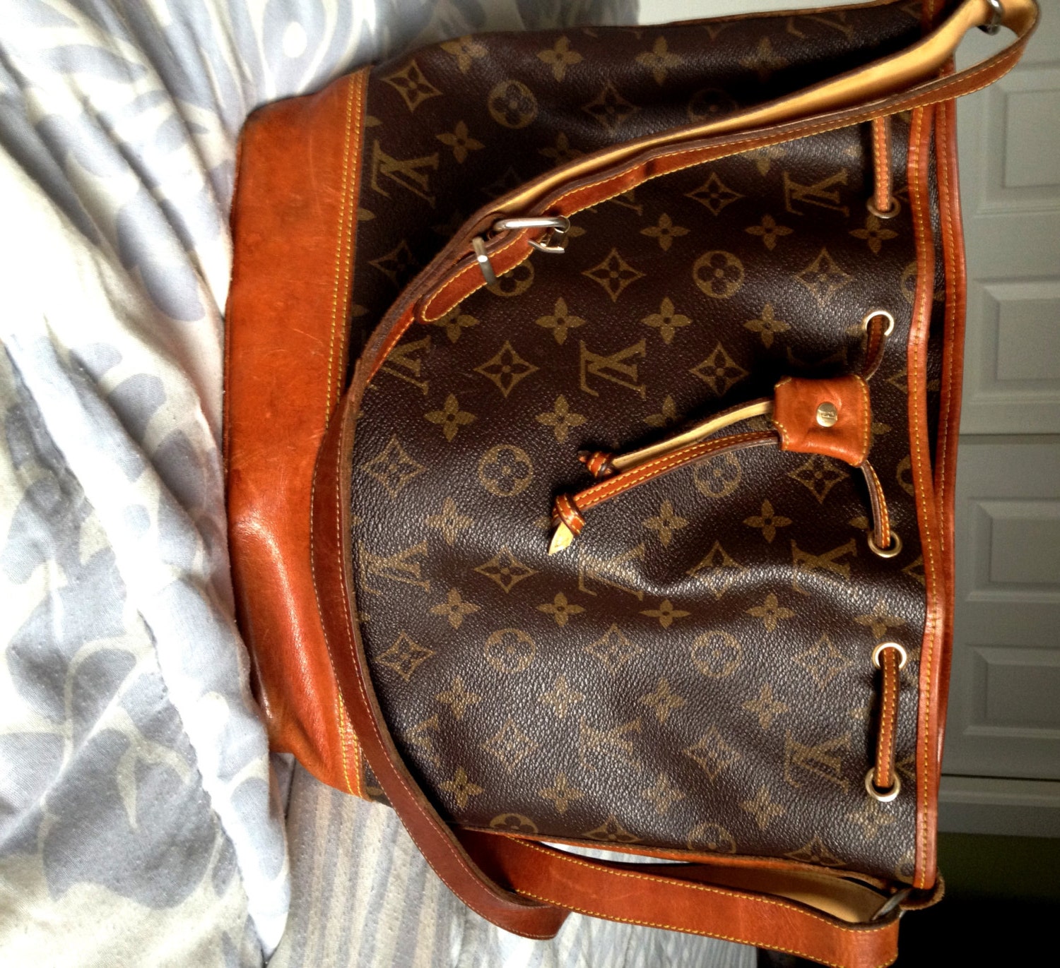 Vintage Louis Vuitton Drawstring Bucket Handbag Noe Handbag