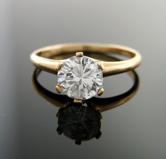 Engagement rings one diamond