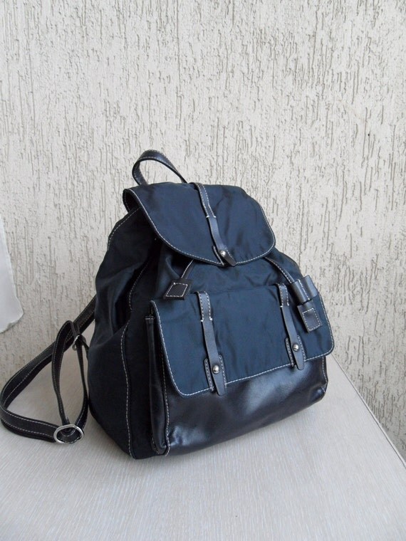 Vintage Very Cute Grey Backpack by VvinZONE on Etsy