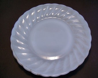 Milk Glass Plate / Anchor Hocking Suburbia Salad Plate / Gold Trim / Fire King Swirl Pattern / White Dessert Plates / Collector Retro Plates