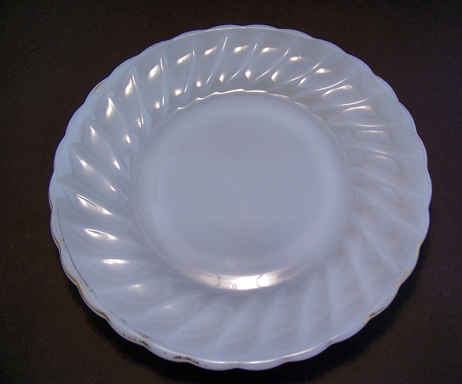 Milk Glass Plate / Anchor Hocking Suburbia Salad Plate / Gold