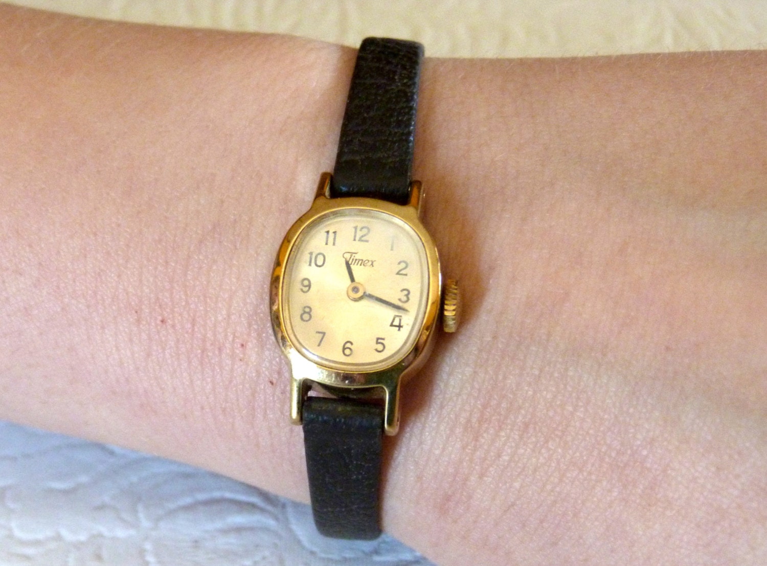 Vintage Timex Ladies Watch Wind Up Brown Leather Strap Gold