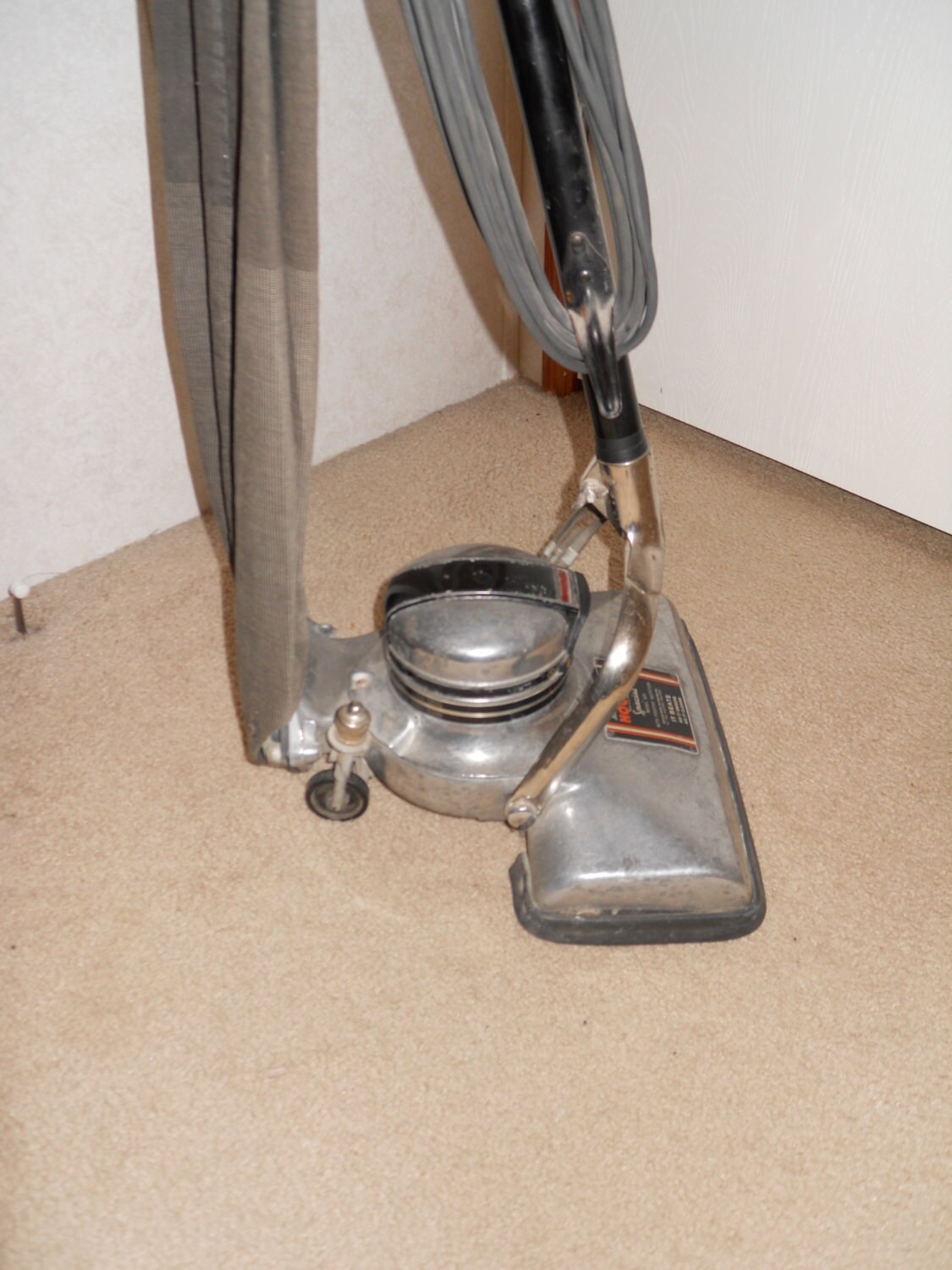 Vintage 1930's Hoover Model 825 Vacuum cleaner by TimOfTomorrow