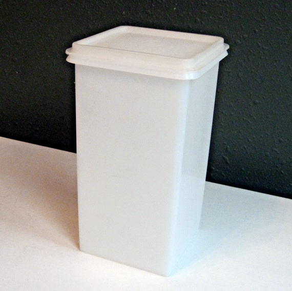 Tupperware Sheer Clear Saltine Cracker Box Keeper or Storage