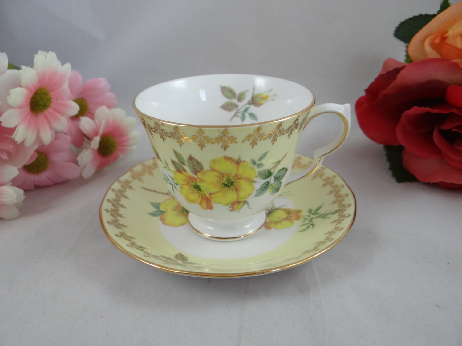 1960s-vintage-english-queen-anne-bone-china-by-secondwindshop