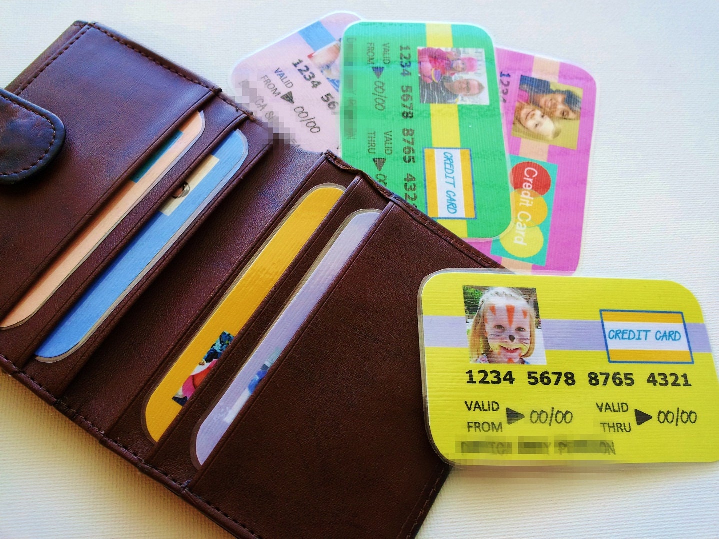 set-c-boy-or-girl-8-pretend-credit-cards-customize-with