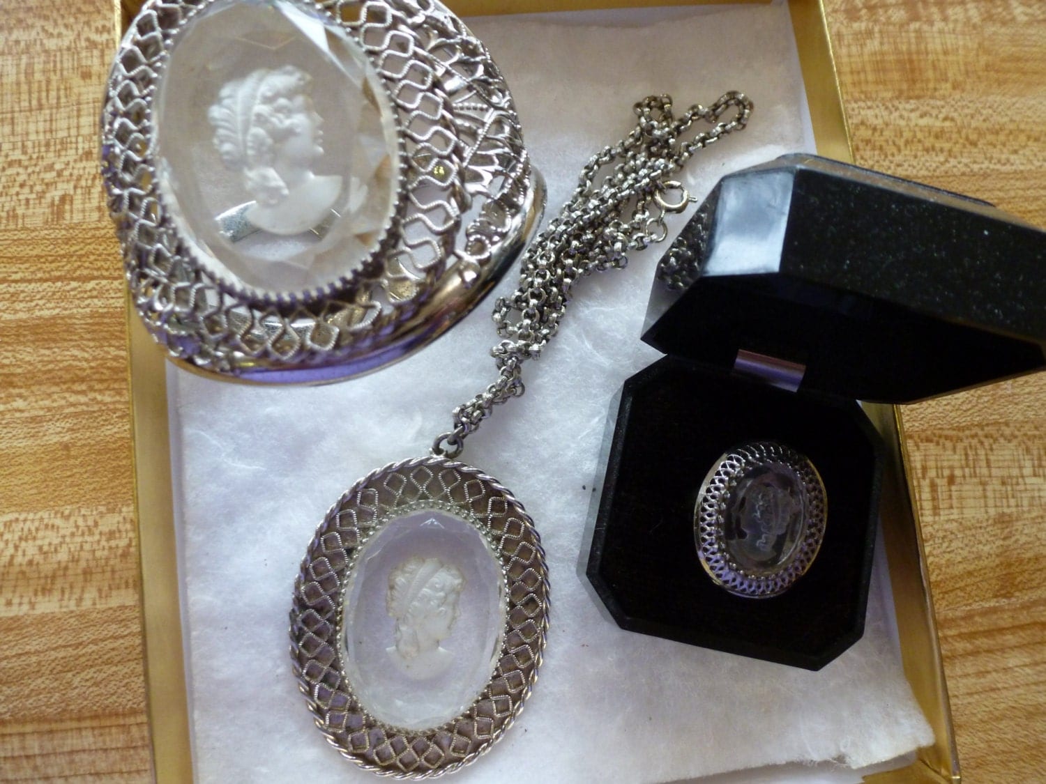 On Sale Vintage WHITING and DAVIS CAMEO 3 Piece Jewelry Set
