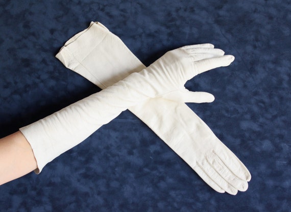 Vintage White Elbow Length Leather Gloves By Phoebestreasurechest 3495