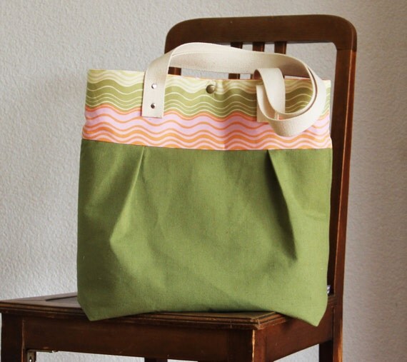 Green bagtote, canvas with cotton webbing strap