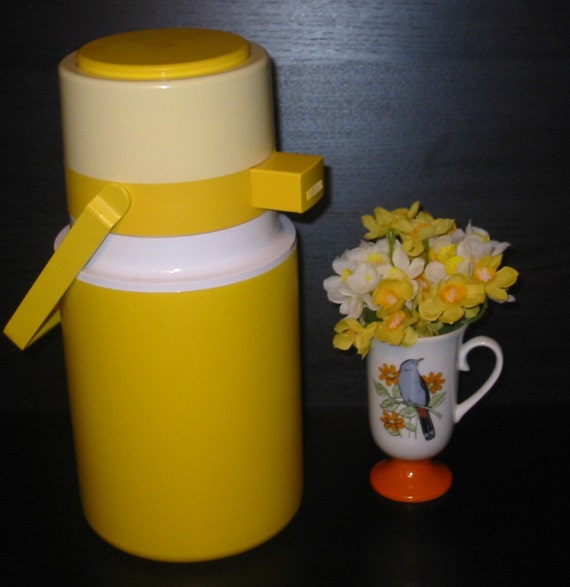Retro Thermos Cold Drink Dispenser in Sunshine Yellow and