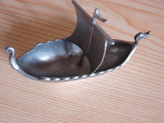 vintage minature pewter viking ship boat salt cellar handstort