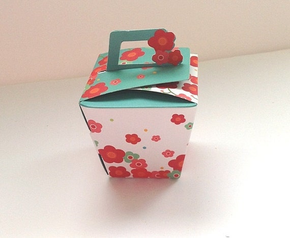 Paper panettone/take away mini gift boxes
