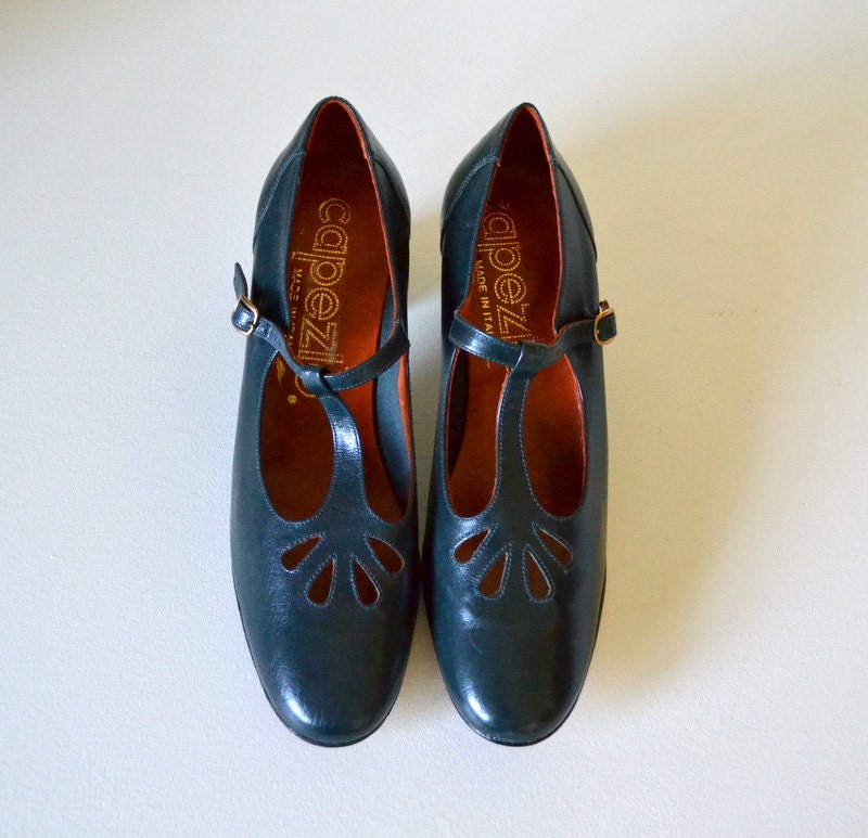 vintage t strap shoes