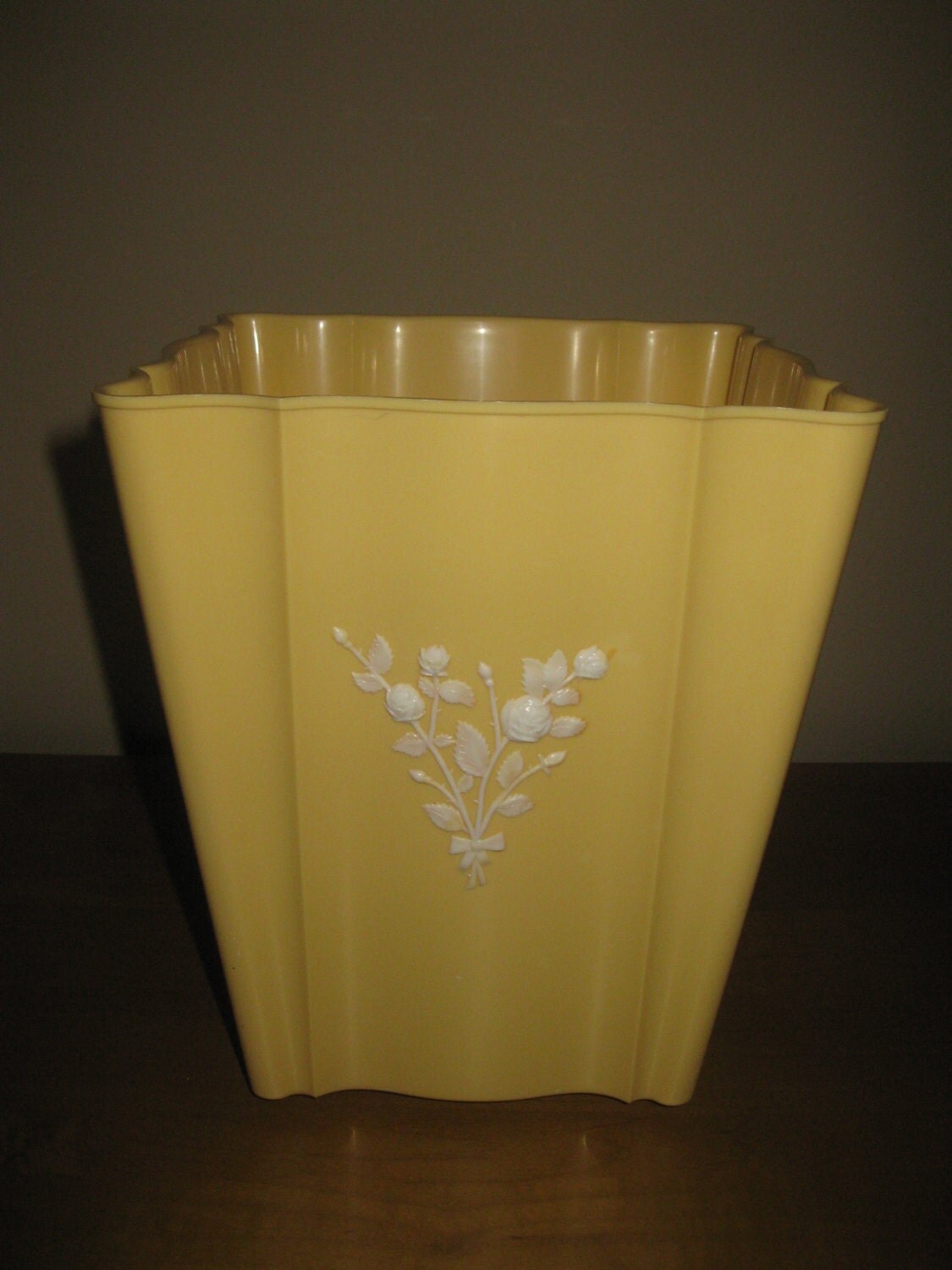 vintage Schwarz Bros. Plastics waste basket pale yellow