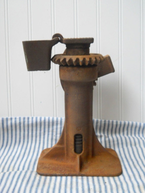 Vintage auto jack Model T jack rusty gears No. 16 Industrial