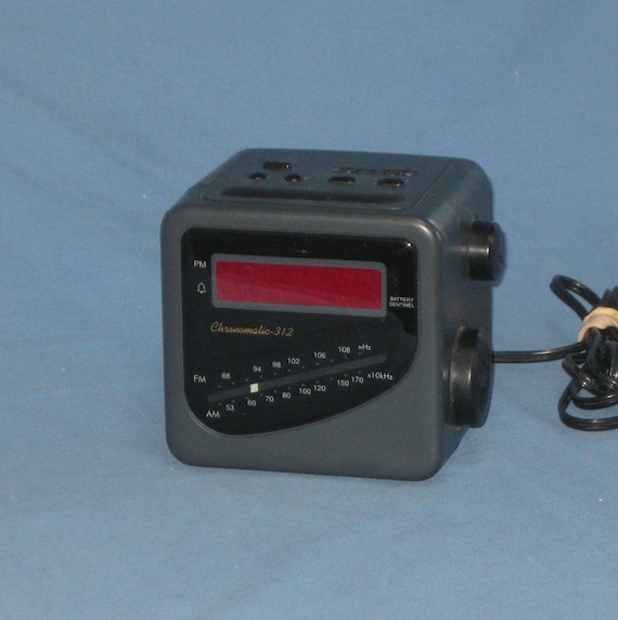 price REDUCED vintage radio shack CHRONOMATIC 312 am fm clock