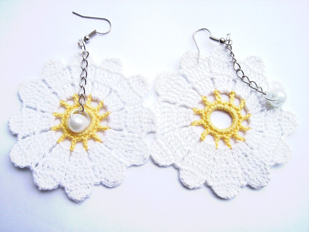 crochet earrings daisy handmade earrings daisies