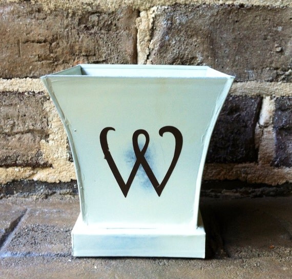 Small metal flower pot/ vase