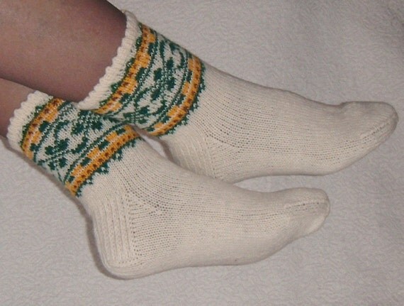 Hand Knitted Socks Wool Top Down Folk Pattern by EsDacelle Slipper sock pantuflas tejer calcetines ganchillo calze botitas botas tejidos ferri foldover stickning adulto intheloopknitting tejidas seamed lavorare cuellos zapatilla