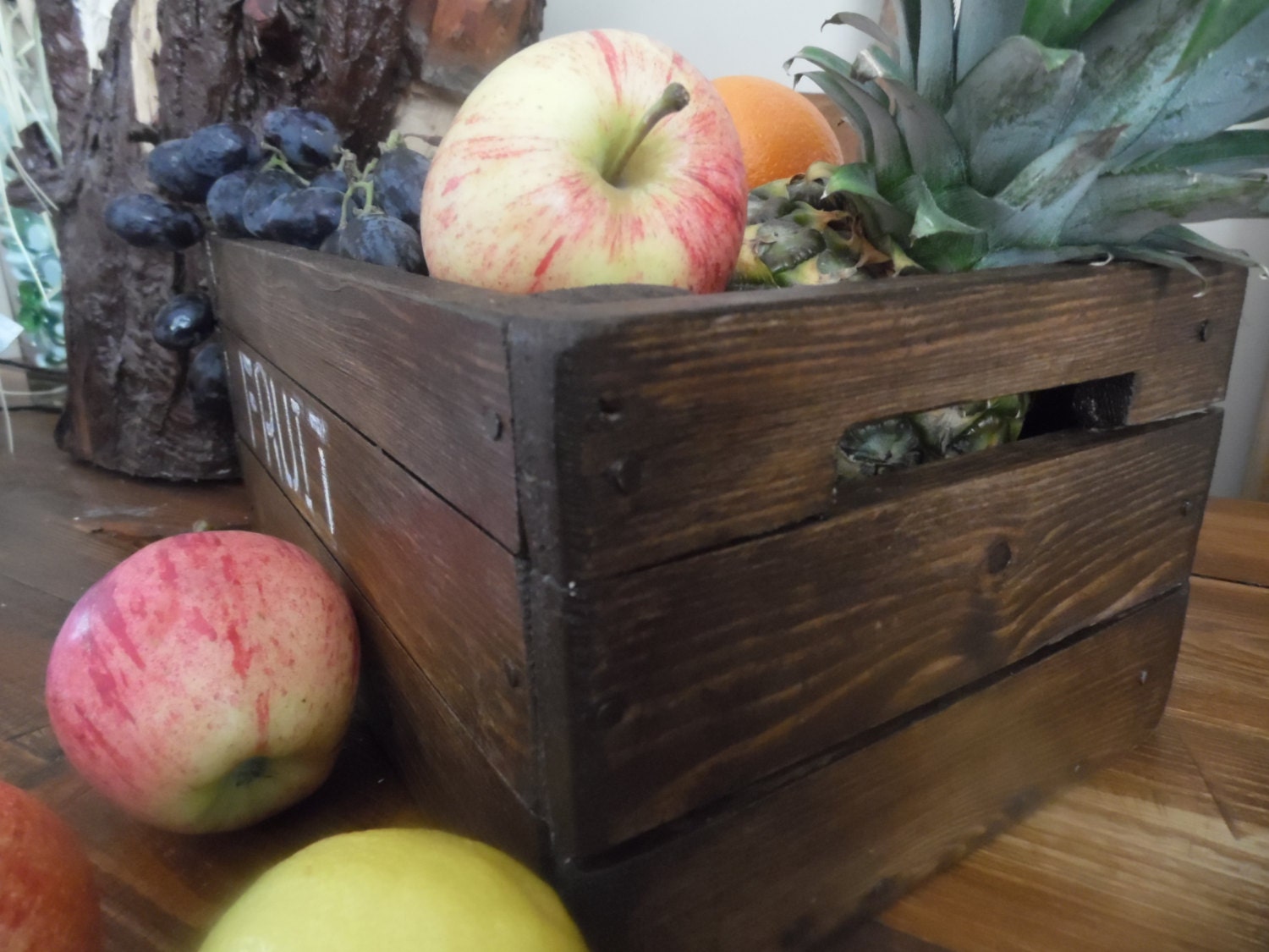 A vintage crate look fruit bowl perfect country chic addition