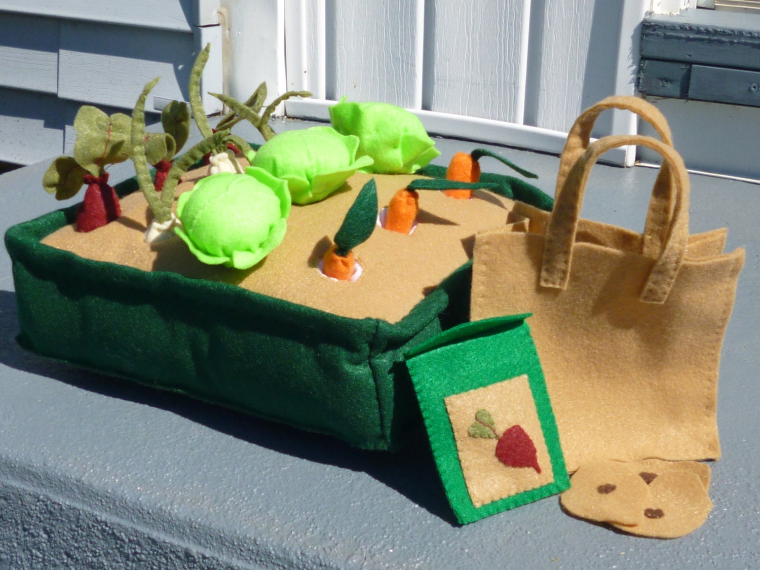 Felt Vegetable Garden Farmer's Market Playset with Tote