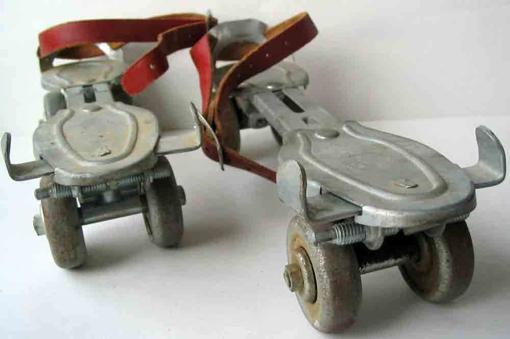 1950s Globe Union Metal Roller Skates adult size used