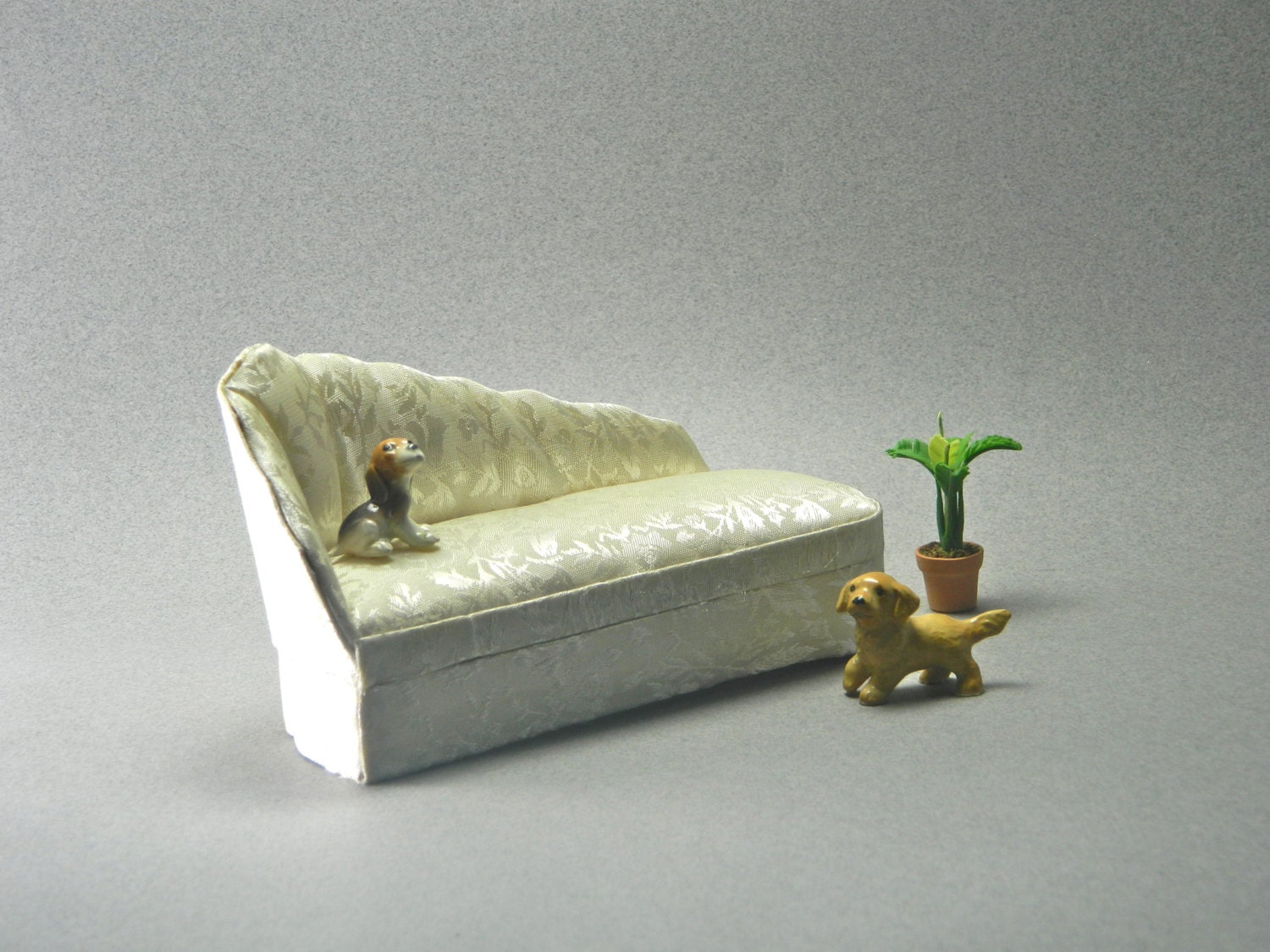 dolls house chaise lounge