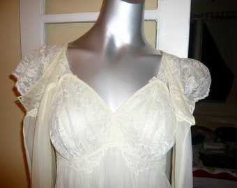 Vintage Sexy Nightgown / Lace Nightgown / Satin / by lipmeister