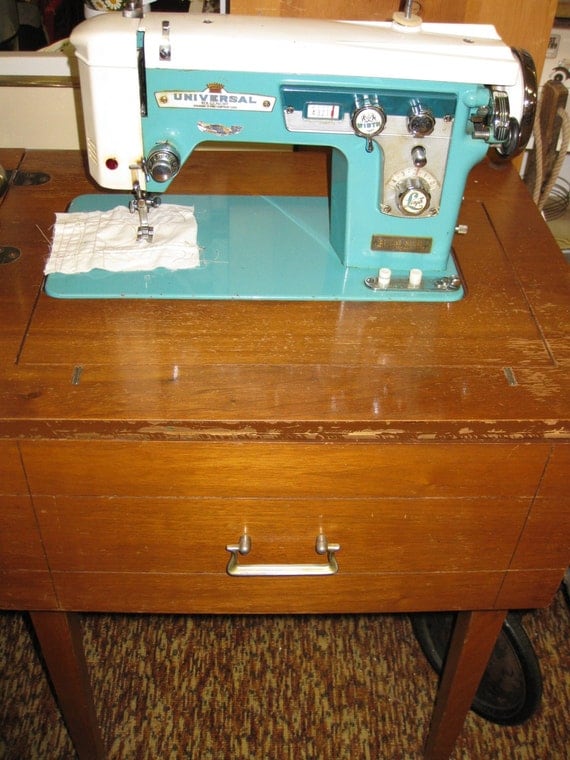 vintage universal deluxe sewing machine vintage universal deluxe sewing machine