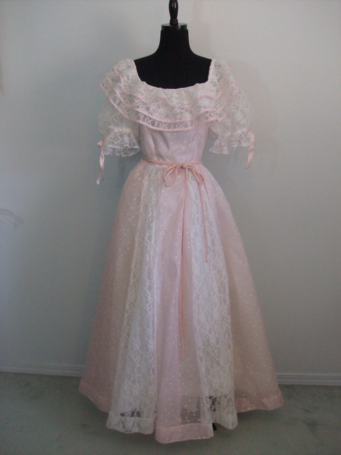 Vintage 1980s Prom Lace dressy dress Party Formal Bridal gown